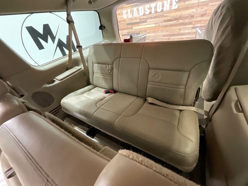 2001 Ford Excursion Limited 4X4 / 7.3L DIESEL / ZERO RUST / NEW TIRES  / 3RD ROW SEAT / NO MODIFICATION / 159K MILES - Photo 11 - Gladstone, OR 97027