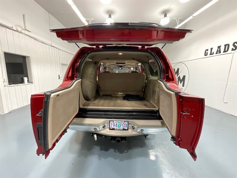 2001 Ford Excursion Limited 4X4 / 7.3L DIESEL / ZERO RUST / NEW TIRES  / 3RD ROW SEAT / NO MODIFICATION / 159K MILES - Photo 16 - Gladstone, OR 97027