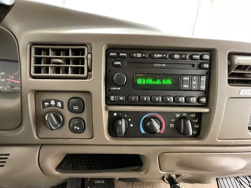 2001 Ford Excursion Limited 4X4 / 7.3L DIESEL / ZERO RUST / NEW TIRES  / 3RD ROW SEAT / NO MODIFICATION / 159K MILES - Photo 18 - Gladstone, OR 97027