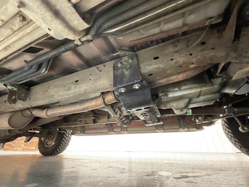 2001 Ford Excursion Limited 4X4 / 7.3L DIESEL / ZERO RUST / NEW TIRES  / 3RD ROW SEAT / NO MODIFICATION / 159K MILES - Photo 48 - Gladstone, OR 97027