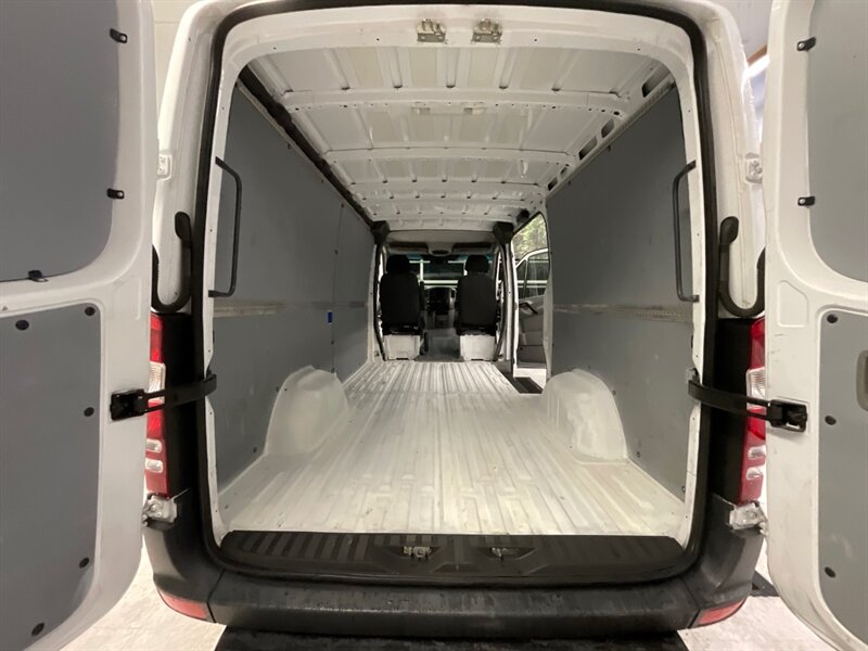 2014 Mercedes-Benz Sprinter 2500 CARGO VAN / 3.0L V6 DIESEL / 1-OWNER  / STANDARD ROOF & 144 " WB / BACKUP CAMERA - Photo 10 - Gladstone, OR 97027