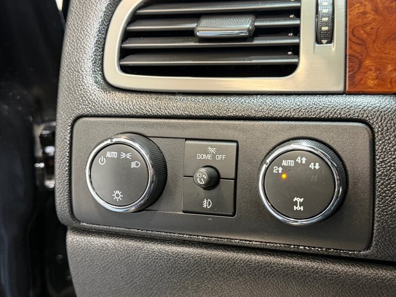 2011 Chevrolet Silverado 1500 LTZ 4X4 5.3L V8 / Leather Heated Seats /ZERO RUST - Photo 17 - Gladstone, OR 97027