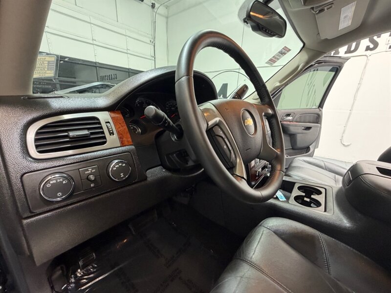 2011 Chevrolet Silverado 1500 LTZ 4X4 5.3L V8 / Leather Heated Seats /ZERO RUST - Photo 33 - Gladstone, OR 97027