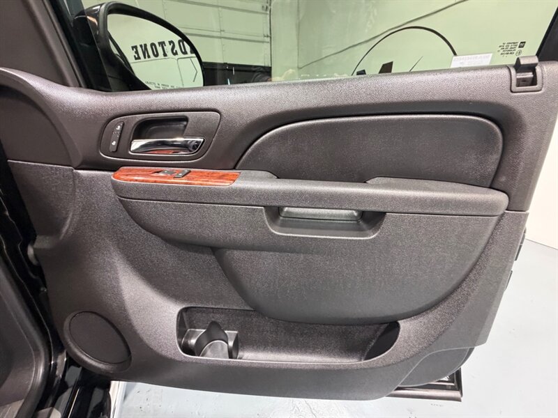 2011 Chevrolet Silverado 1500 LTZ 4X4 5.3L V8 / Leather Heated Seats /ZERO RUST - Photo 32 - Gladstone, OR 97027
