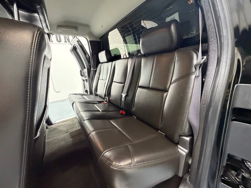 2011 Chevrolet Silverado 1500 LTZ 4X4 5.3L V8 / Leather Heated Seats /ZERO RUST - Photo 12 - Gladstone, OR 97027