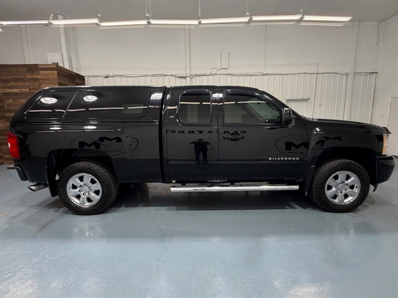 2011 Chevrolet Silverado 1500 LTZ 4X4 5.3L V8 / Leather Heated Seats /ZERO RUST - Photo 4 - Gladstone, OR 97027