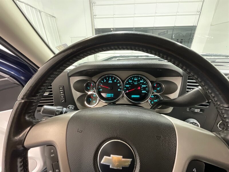 2008 Chevrolet Silverado 1500 LT 4X4 5.3L V8 / Leather Seats / 106K Miles / ZERO RUST / NEW TIRES - Photo 43 - Gladstone, OR 97027
