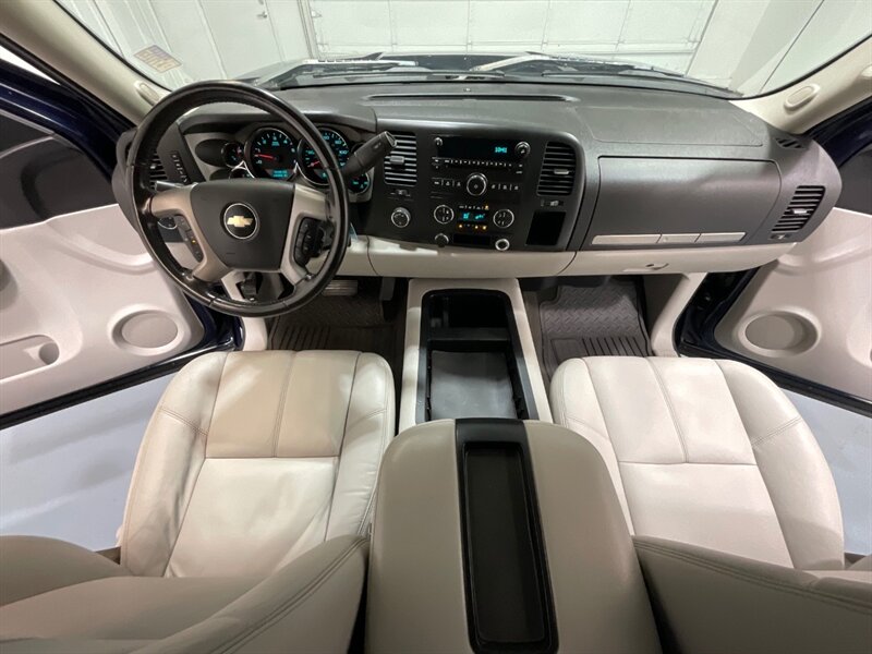 2008 Chevrolet Silverado 1500 LT 4X4 5.3L V8 / Leather Seats / 106K Miles / ZERO RUST / NEW TIRES - Photo 21 - Gladstone, OR 97027