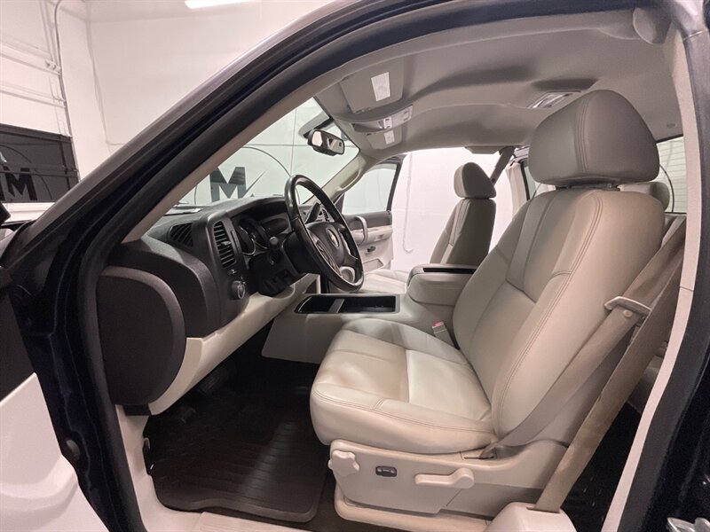 2008 Chevrolet Silverado 1500 LT 4X4 5.3L V8 / Leather Seats / 106K Miles / ZERO RUST / NEW TIRES - Photo 14 - Gladstone, OR 97027
