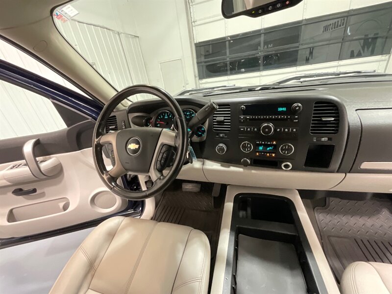 2008 Chevrolet Silverado 1500 LT 4X4 5.3L V8 / Leather Seats / 106K Miles / ZERO RUST / NEW TIRES - Photo 38 - Gladstone, OR 97027