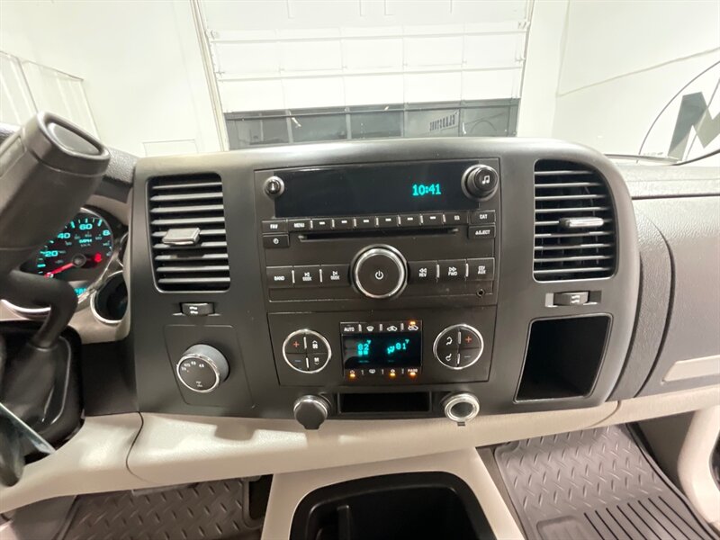2008 Chevrolet Silverado 1500 LT 4X4 5.3L V8 / Leather Seats / 106K Miles / ZERO RUST / NEW TIRES - Photo 19 - Gladstone, OR 97027