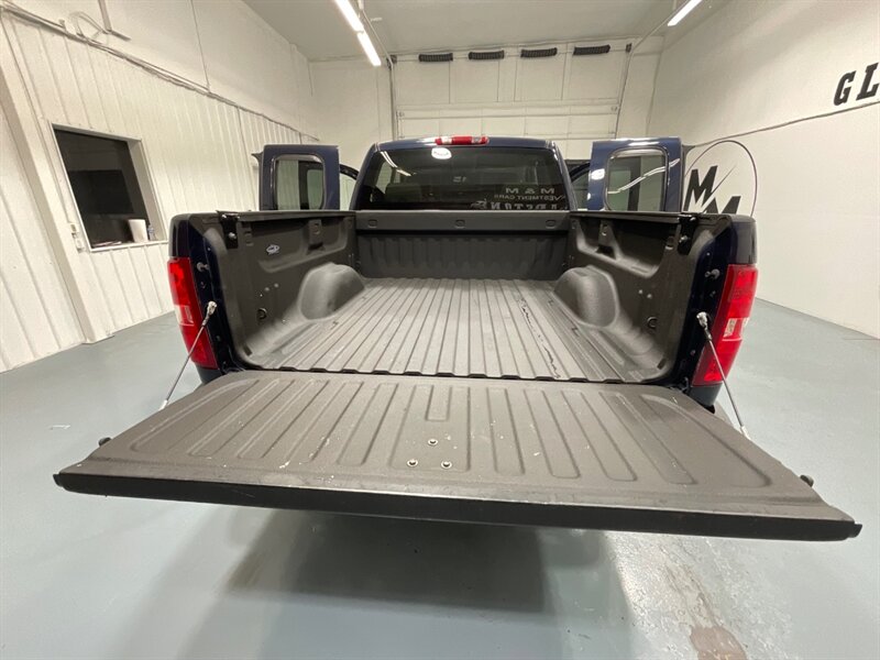 2008 Chevrolet Silverado 1500 LT 4X4 5.3L V8 / Leather Seats / 106K Miles / ZERO RUST / NEW TIRES - Photo 11 - Gladstone, OR 97027