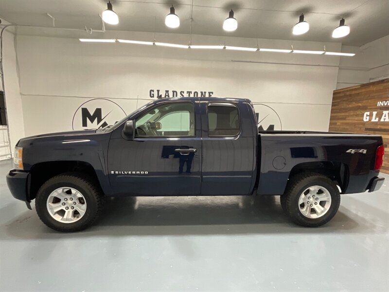 2008 Chevrolet Silverado 1500 LT 4X4 5.3L V8 / Leather Seats / 106K Miles / ZERO RUST / NEW TIRES - Photo 3 - Gladstone, OR 97027