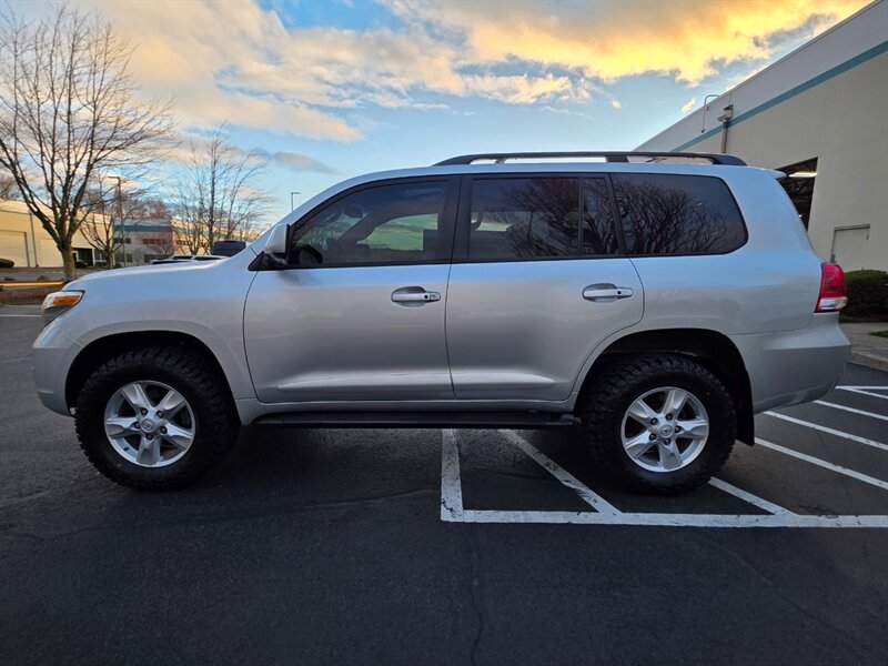 2008 Toyota Land Cruiser 4X4 / FULLY LOADED / CRAWL CONTROL /DIFF LOCK  / BRAND NEW TIRES/ LIFTED / SERVICE RECORDS - Photo 3 - Portland, OR 97217