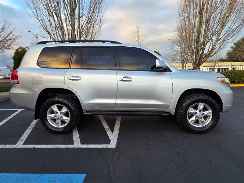2008 Toyota Land Cruiser 4X4 / FULLY LOADED / CRAWL CONTROL /DIFF LOCK  / BRAND NEW TIRES/ LIFTED / SERVICE RECORDS - Photo 4 - Portland, OR 97217