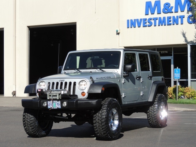 2009 Jeep Wrangler Unlimited Rubicon / 4X4 / 6-SPEED / LIFTED LIFTED