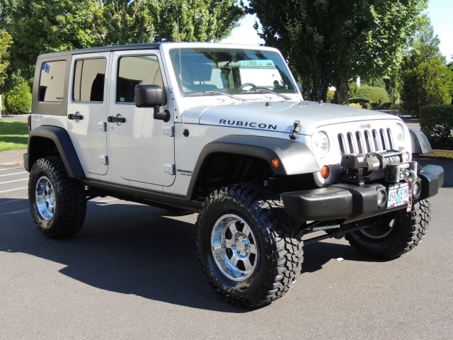 2009 Jeep Wrangler Unlimited Rubicon / 4X4 / 6-SPEED / LIFTED LIFTED