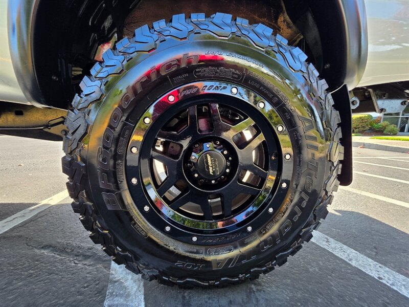 2002 Toyota Tacoma 4X4 V6 5 SPEED MANUAL / TIMING BELT DONE / LIFTED / PRO COMP WHEELS / BF GOODRICH TIRES / EXCELLENT SERVICE HISTORY - Photo 21 - Portland, OR 97217