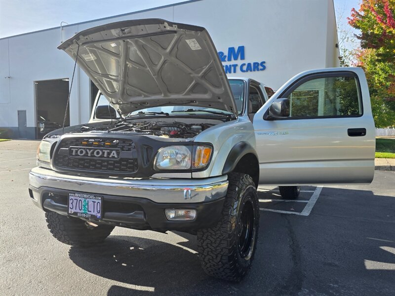 2002 Toyota Tacoma 4X4 V6 5 SPEED MANUAL / TIMING BELT DONE / LIFTED / PRO COMP WHEELS / BF GOODRICH TIRES / EXCELLENT SERVICE HISTORY - Photo 26 - Portland, OR 97217