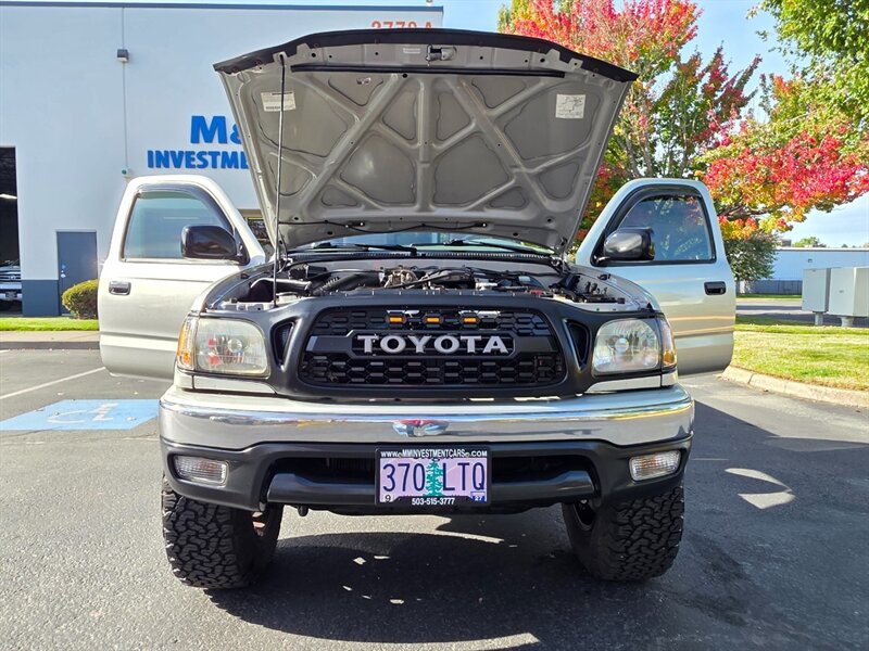2002 Toyota Tacoma 4X4 V6 5 SPEED MANUAL / TIMING BELT DONE / LIFTED / PRO COMP WHEELS / BF GOODRICH TIRES / EXCELLENT SERVICE HISTORY - Photo 29 - Portland, OR 97217