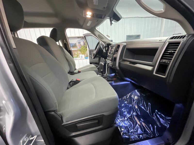 2017 RAM 3500 Tradesman Crew Cab 4X4 / 6.7L DIESEL / DUALLY  1-OWNER / BRAND NEW TIRES / GOOSE NECK / CLEAN - Photo 15 - Gladstone, OR 97027