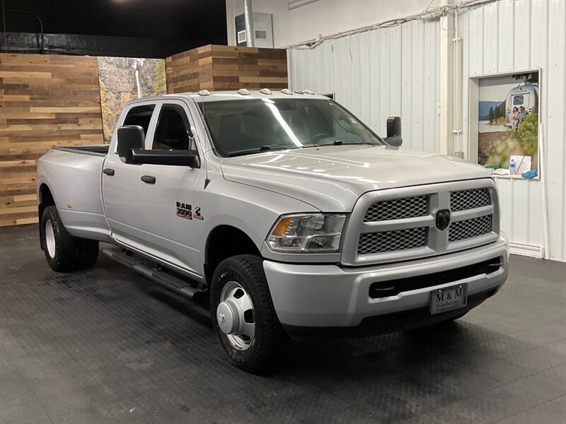 2017 RAM 3500 Tradesman Crew Cab 4X4 / 6.7L DIESEL / DUALLY  1-OWNER / BRAND NEW TIRES / GOOSE NECK / CLEAN - Photo 2 - Gladstone, OR 97027