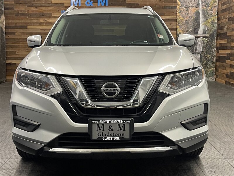 2017 Nissan Rogue SV  Sport Utility /   - Photo 5 - Gladstone, OR 97027