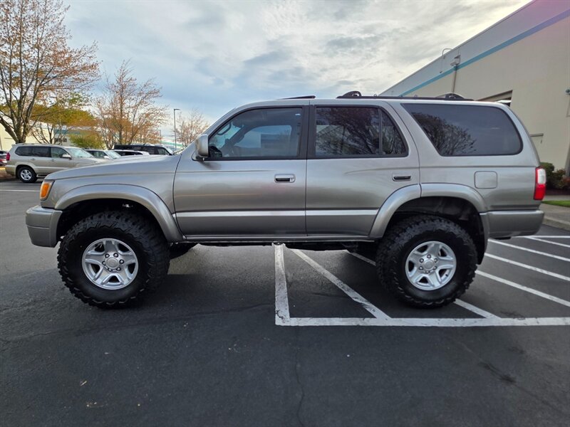 2002 Toyota 4Runner SPORT 4X4 V6 3.4L / SUN ROOF / NEW TIRES / LIFTED  / FRESHLY SERVICED / BEAUTIFUL - Photo 3 - Portland, OR 97217