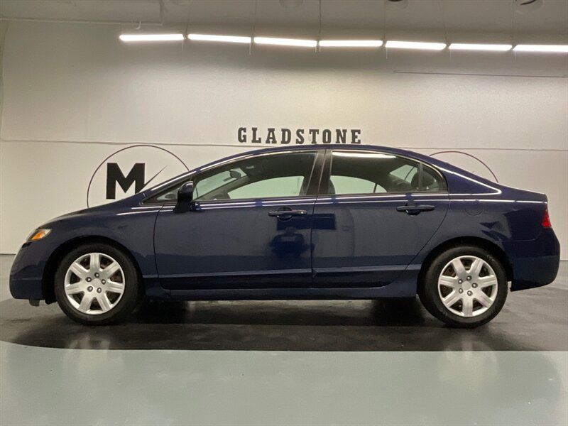 2011 Honda Civic LX Sedan 4-Door / 4Cyl / Automatic / 101K Miles   - Photo 3 - Gladstone, OR 97027