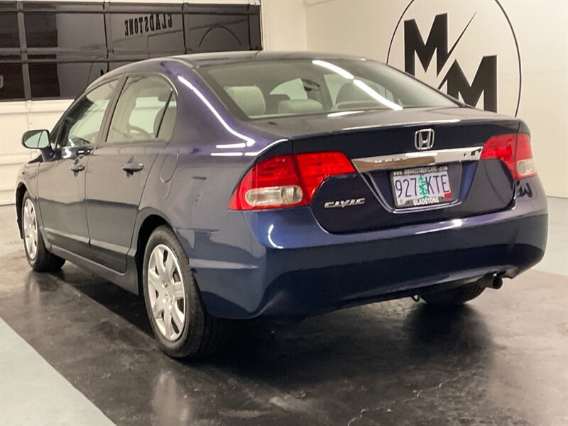 2011 Honda Civic LX Sedan 4-Door / 4Cyl / Automatic / 101K Miles   - Photo 7 - Gladstone, OR 97027