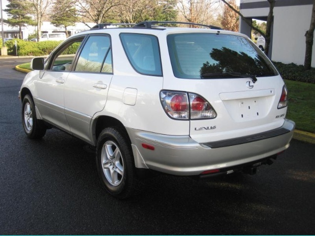 2001 Lexus RX 300 Base Base   - Photo 3 - Portland, OR 97217