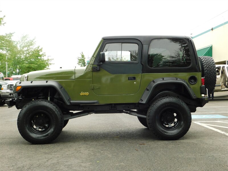 1997 Jeep Wrangler Sport 2dr / 4X4 / 5-SPEED / Hard Top / LIFTED