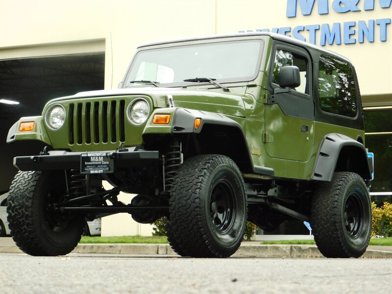 1997 Jeep Wrangler Sport 2dr / 4X4 / 5-SPEED / Hard Top / LIFTED