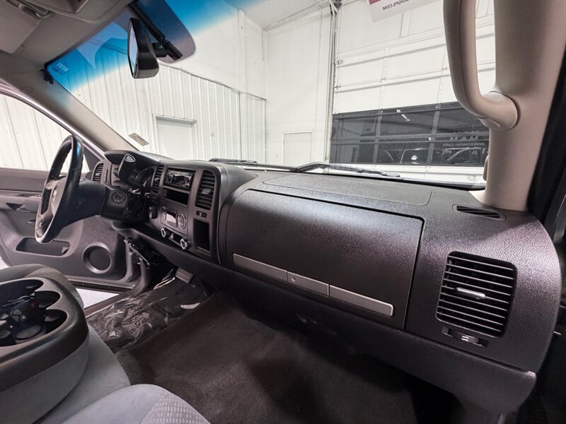 2007 Chevrolet Silverado 1500 LT Z-71 4X4 5.3L V8 Crew Cab / 1-OWNER LOCAL /ZERO RUST /TOWING PKG / LOW MILES - Photo 35 - Gladstone, OR 97027
