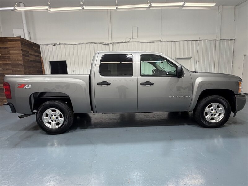 2007 Chevrolet Silverado 1500 LT Z-71 4X4 5.3L V8 Crew Cab / 1-OWNER LOCAL /ZERO RUST /TOWING PKG / LOW MILES - Photo 4 - Gladstone, OR 97027