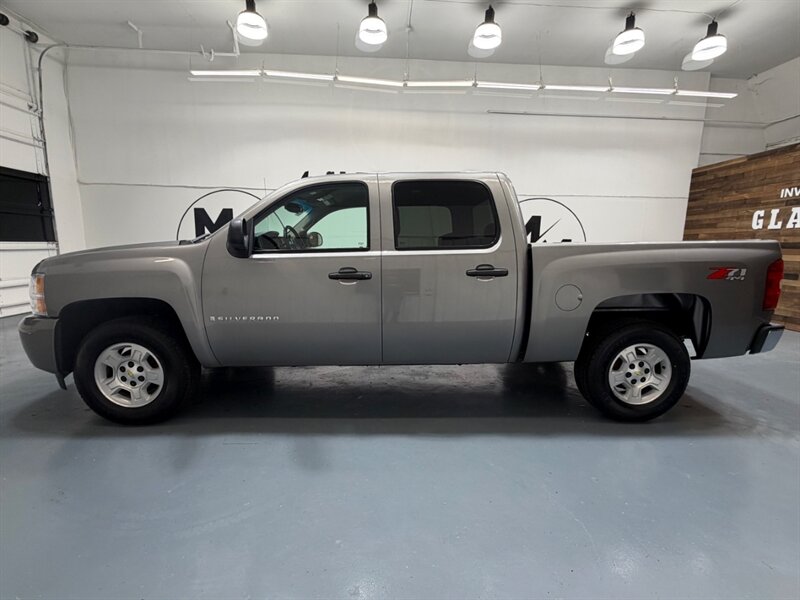 2007 Chevrolet Silverado 1500 LT Z-71 4X4 5.3L V8 Crew Cab / 1-OWNER LOCAL /ZERO RUST /TOWING PKG / LOW MILES - Photo 3 - Gladstone, OR 97027