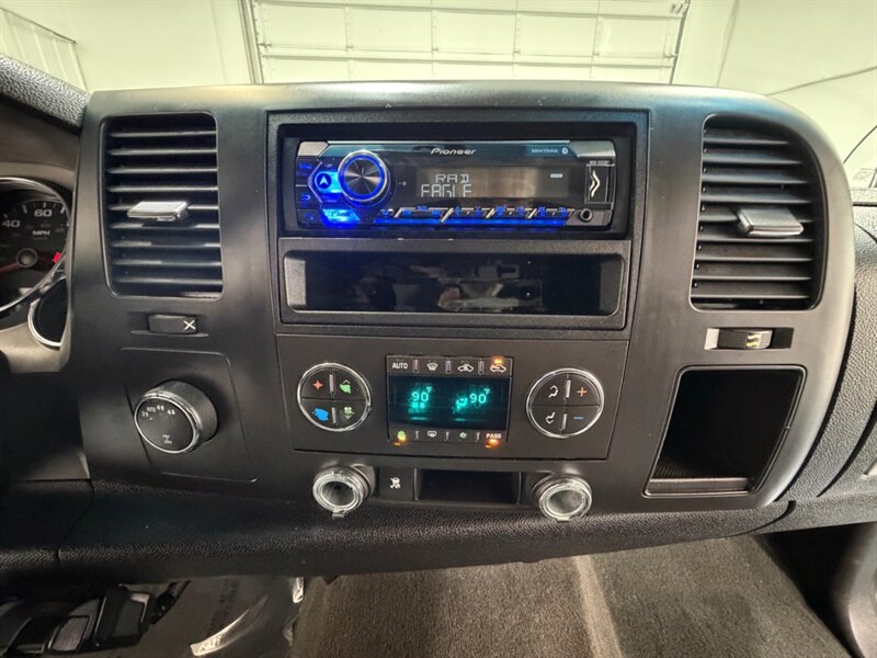 2007 Chevrolet Silverado 1500 LT Z-71 4X4 5.3L V8 Crew Cab / 1-OWNER LOCAL /ZERO RUST /TOWING PKG / LOW MILES - Photo 18 - Gladstone, OR 97027