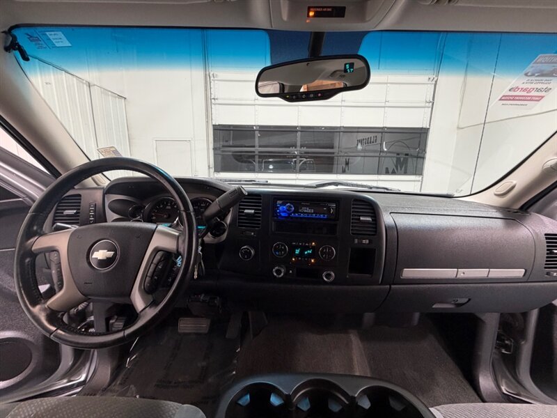 2007 Chevrolet Silverado 1500 LT Z-71 4X4 5.3L V8 Crew Cab / 1-OWNER LOCAL /ZERO RUST /TOWING PKG / LOW MILES - Photo 38 - Gladstone, OR 97027