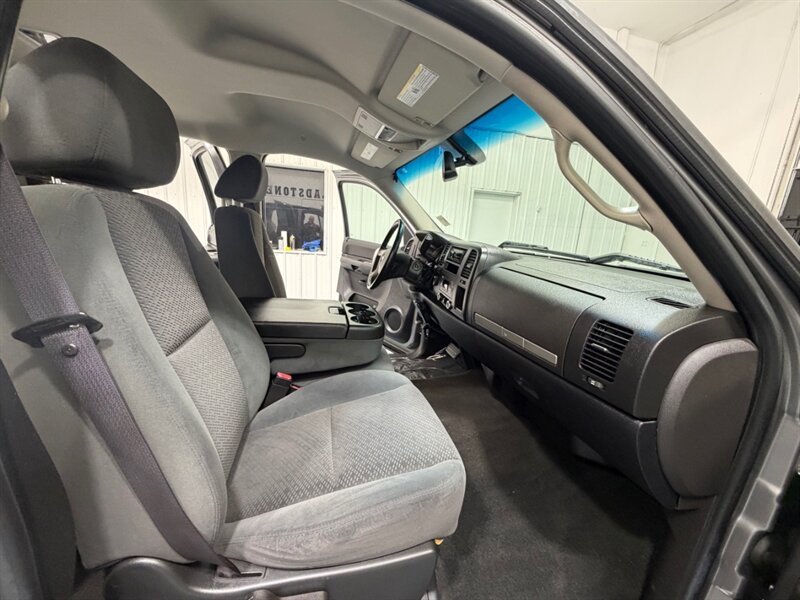 2007 Chevrolet Silverado 1500 LT Z-71 4X4 5.3L V8 Crew Cab / 1-OWNER LOCAL /ZERO RUST /TOWING PKG / LOW MILES - Photo 15 - Gladstone, OR 97027