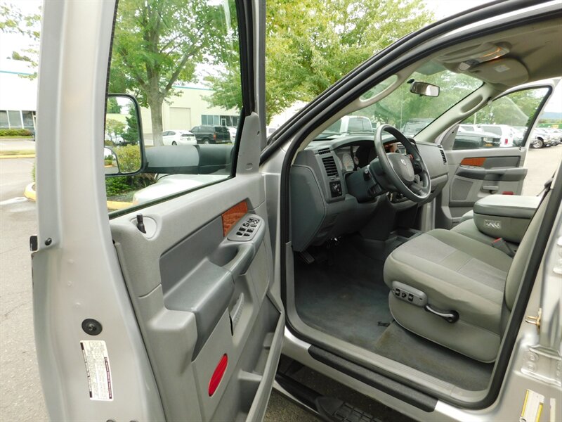 2006 Dodge Ram 3500 SLT MEGACAB / DUALLY / 4X4 / 5.9L CUMMINS DIESEL   - Photo 19 - Portland, OR 97217