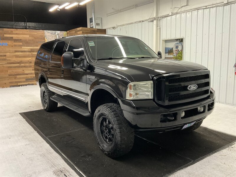 2005 Ford Excursion Limited 4X4 / 6.8L V10 / Leather / LIFTED LIFTED  / Leather & Heated Seats / LIFTED w. 35 " TOYO OPEN COUNTRY TIRES / RUST FREE - Photo 2 - Gladstone, OR 97027