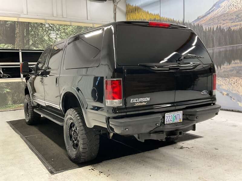 2005 Ford Excursion Limited 4X4 / 6.8L V10 / Leather / LIFTED LIFTED  / Leather & Heated Seats / LIFTED w. 35 " TOYO OPEN COUNTRY TIRES / RUST FREE - Photo 7 - Gladstone, OR 97027