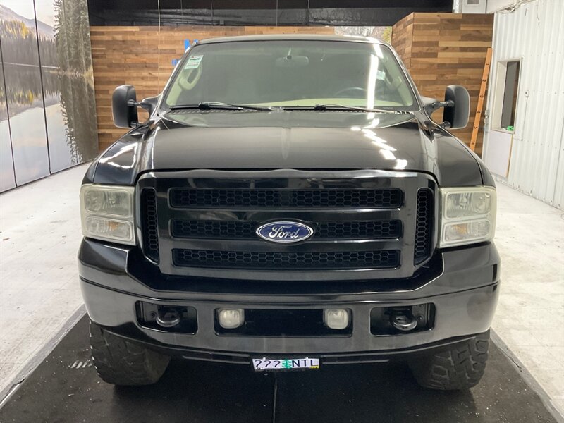 2005 Ford Excursion Limited 4X4 / 6.8L V10 / Leather / LIFTED LIFTED  / Leather & Heated Seats / LIFTED w. 35 " TOYO OPEN COUNTRY TIRES / RUST FREE - Photo 5 - Gladstone, OR 97027