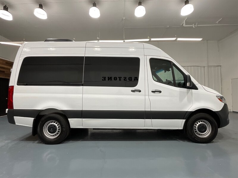 2019 Mercedes-Benz Sprinter 2500 Passenger Van / 3.0L V6 DIESEL / 21K MILES  / 12-Passenger Full Size Van / Leather Seats / HIGHROOF / 144inc WB / Backup Camera - Photo 4 - Gladstone, OR 97027