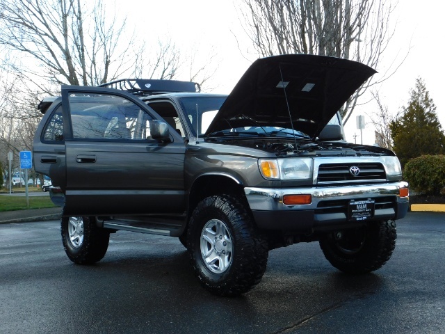 1998 Toyota 4Runner SR5 4X4 / 3.4L V6 / 1-OWNER / NEW LIFT !!   - Photo 29 - Portland, OR 97217