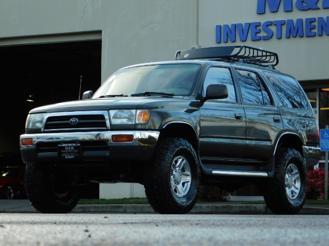 1998 Toyota 4Runner SR5 4X4 / 3.4L V6 / 1-OWNER / NEW LIFT