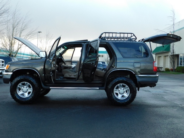 1998 Toyota 4Runner SR5 4X4 / 3.4L V6 / 1-OWNER / NEW LIFT !!   - Photo 23 - Portland, OR 97217