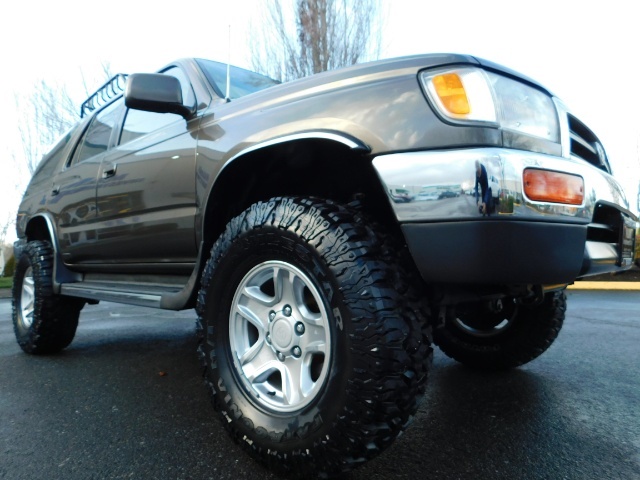 1998 Toyota 4Runner SR5 4X4 / 3.4L V6 / 1-OWNER / NEW LIFT !!   - Photo 10 - Portland, OR 97217