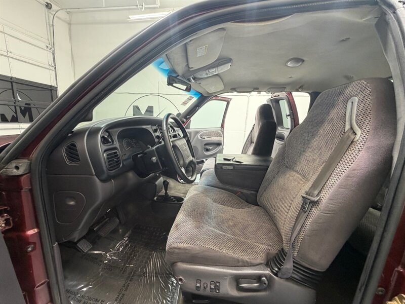 2001 Dodge Ram 3500 SLT Quad Cab 4X4/ 5.9L Diesel /Long bed/ 91K MILES / NEW TIRES / RUST FREE - Photo 12 - Gladstone, OR 97027