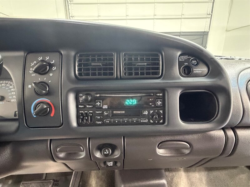 2001 Dodge Ram 3500 SLT Quad Cab 4X4/ 5.9L Diesel /Long bed/ 91K MILES / NEW TIRES / RUST FREE - Photo 19 - Gladstone, OR 97027